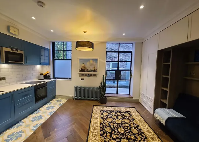 Boutique Linden Gardens 1St Floor And Loft Apartments