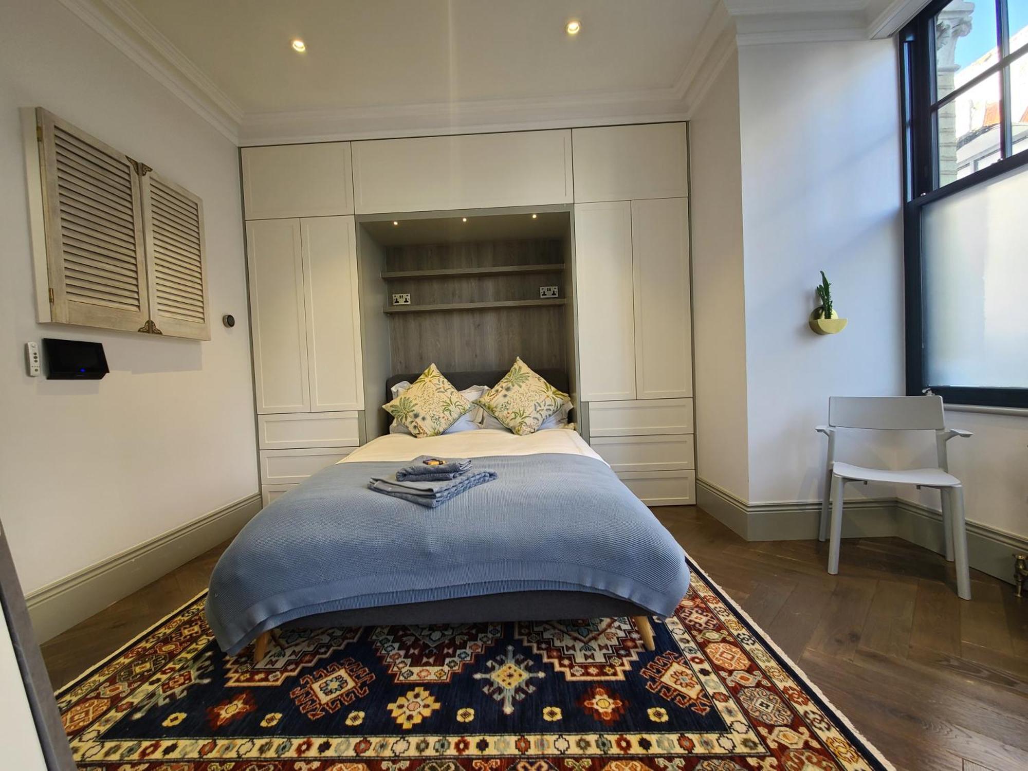 Boutique Linden Gardens 1st Floor And Loft Apartment London
